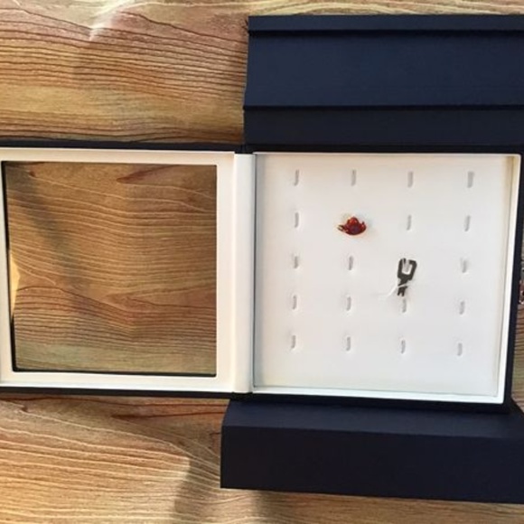 Jewelry Display Case Navy Faux Leather with lock a - Picture 3 of 8